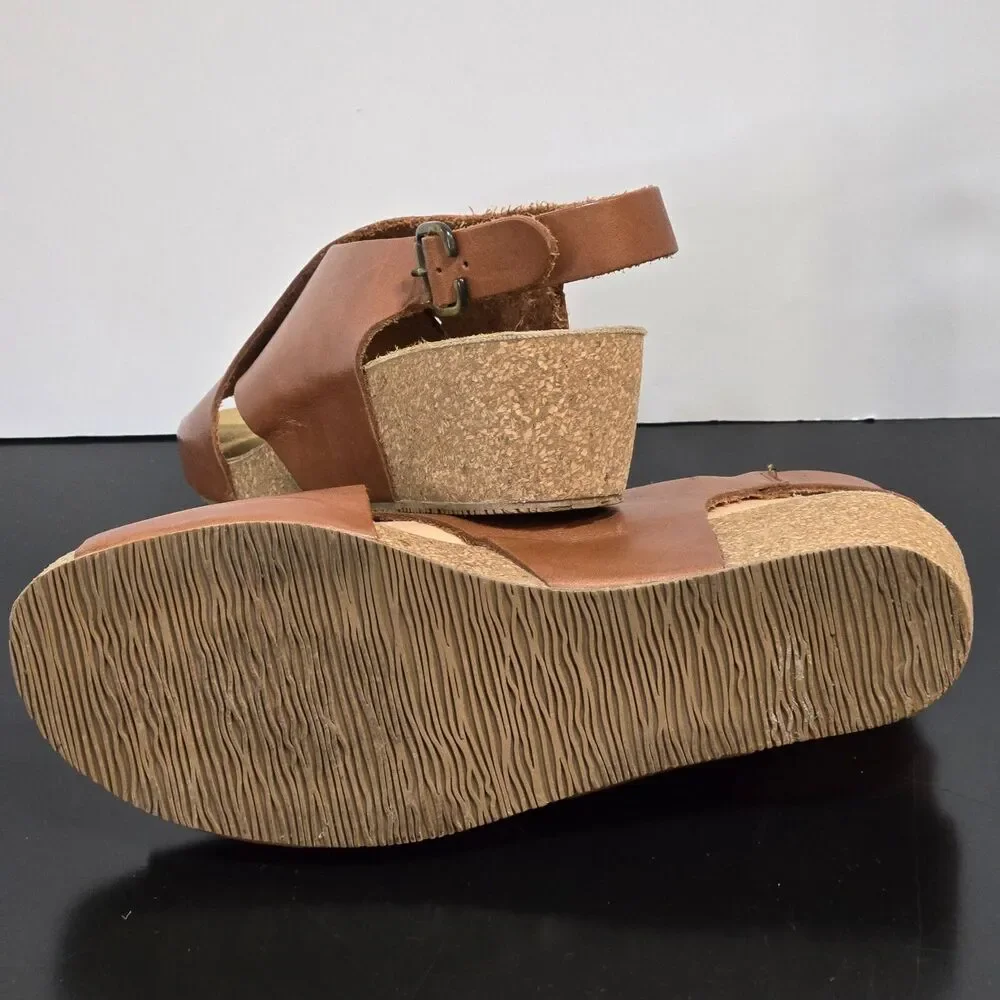 Eric Michael Sandals Slingback Thick Crossover Straps‎ 38/7.5 Buckle Cork wedge